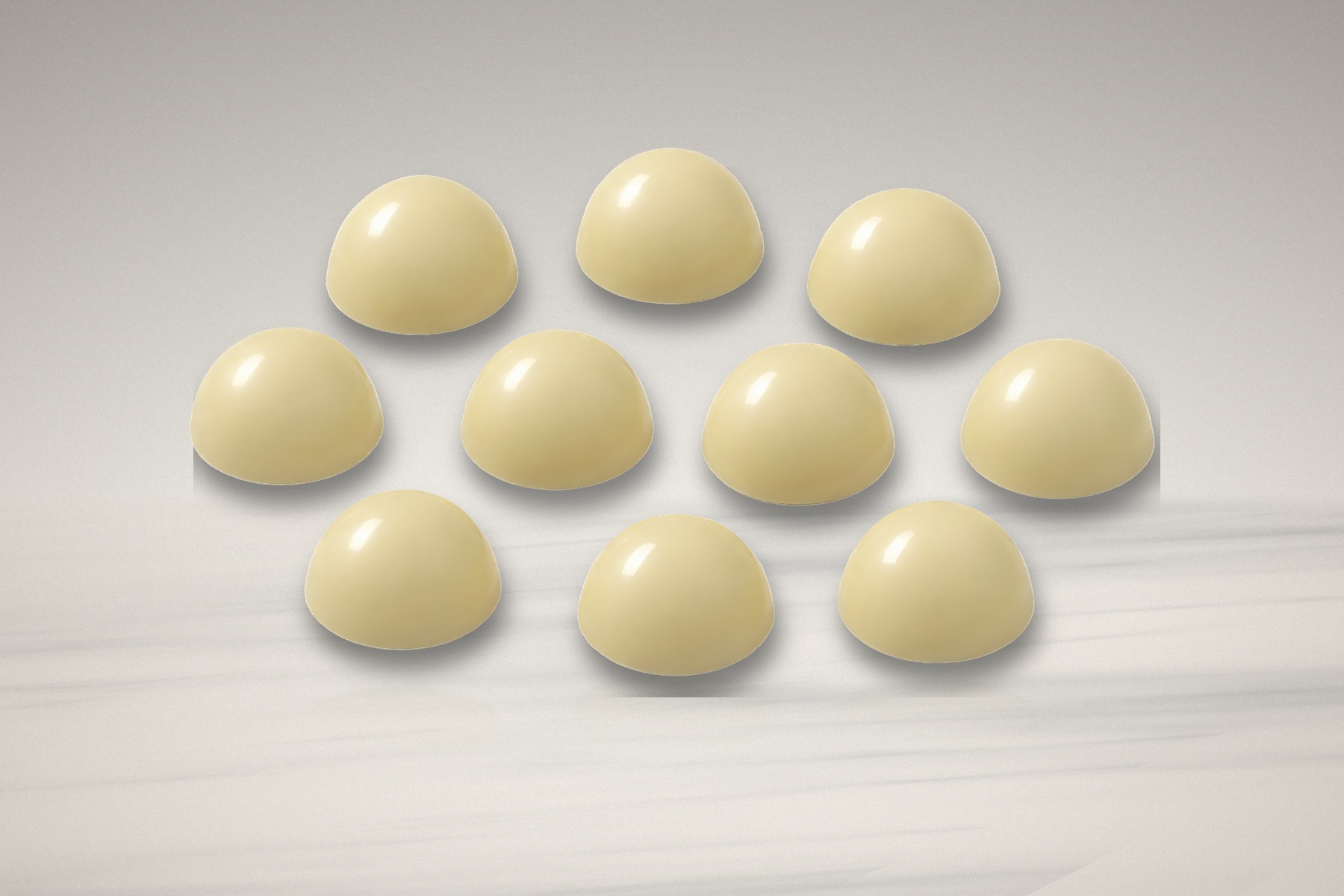 The ten yuzu chocolate pieces in a pack of MICRO ZEST